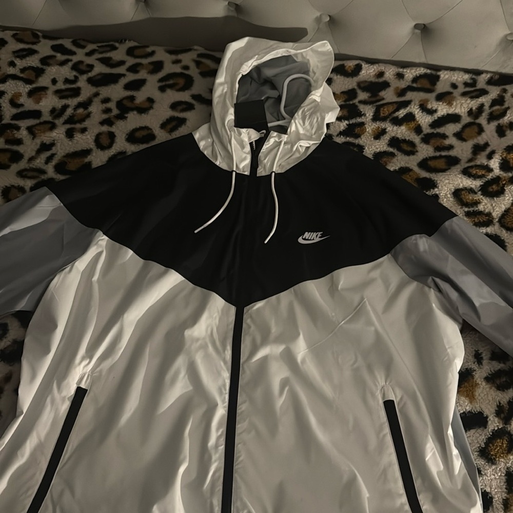 Nike windbreaker jacket men’s extra extra large never worn with tags